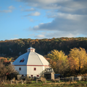 Round barn, Ontario – Ellie Kennard 2013 Round barn, Ontario – Ellie Kennard 2013